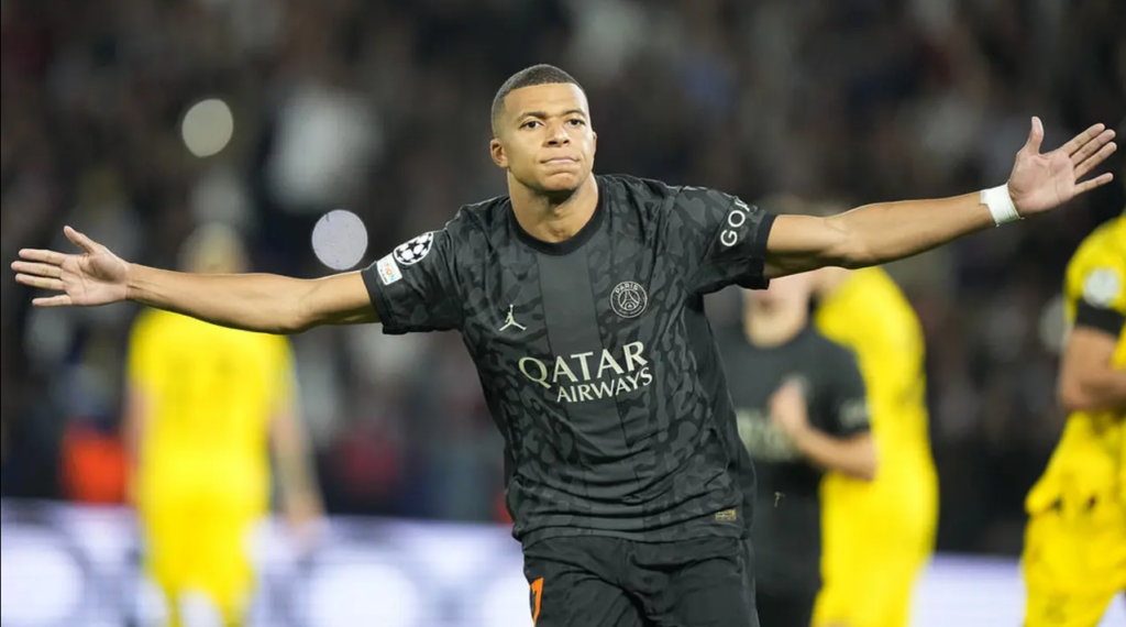 Pertandingan Usai, Kylian Mbappe Pertanda Bereskan Kontrak dengan Real Madrid Tentcorp.com, Jakarta - Saga kepindahnya Kylian Mbappe selekasnya usai. Pemain internasional Prancis itu diberitakan telah tanda-tangani kontrak dengan Real Madrid sesudah tinggalkan Paris Saint-Germin (PSG) diakhir musim.