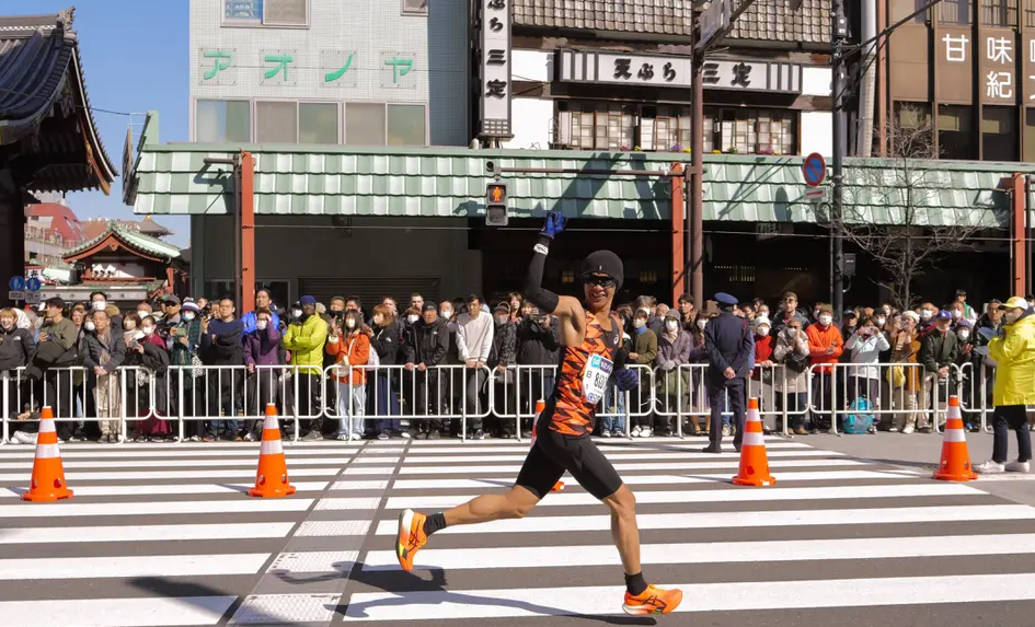 Pelari Nasional Robi Sianturi Capai Hasil Membesarkan hati di Tokyo Marathon 2024 mgo777, Jakarta- Pelari nasional Indonesia Robi Sianturi sukses memahat prestasi membesarkan hati di Tokyo Marathon 2024 yang berjalan 3 Maret 2024.